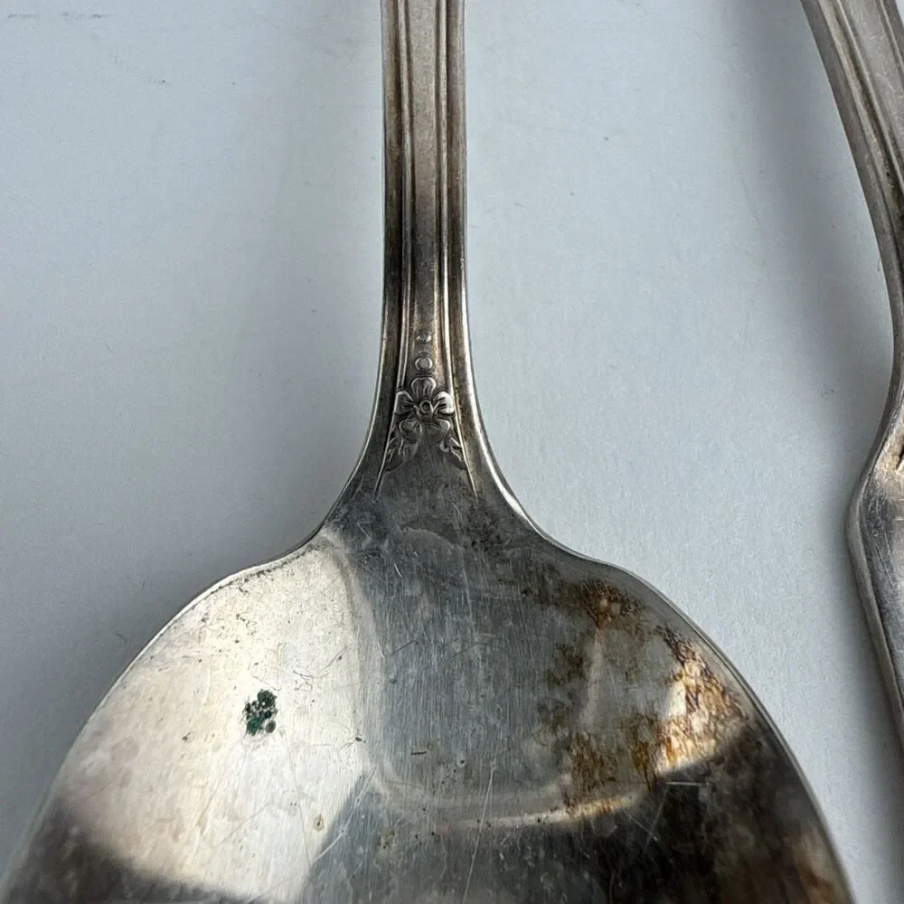 Wm A Rogers 1940 ARTISTIC Pattern Sugar Spoon & Butter Knife Oneida Ltd
